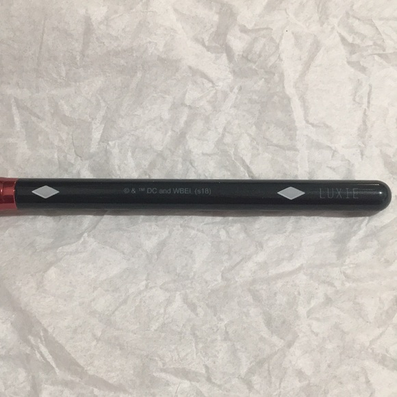 Luxie Harley Quinn eyeshadow brush - Picture 5 of 7